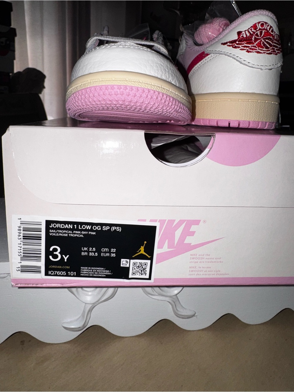 TRAVIS SCOTT 📣💕NIKE Kids Pink and Red Low-Top Sneakers - Picture 8 of 12